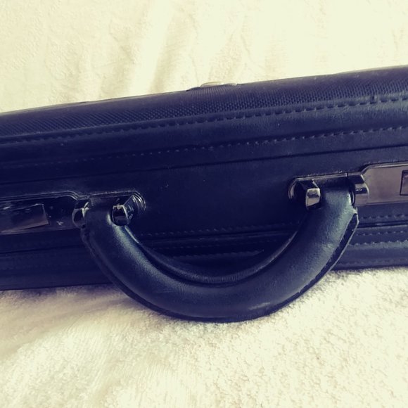 Swiss Professional Mens  Executive Black Briefcase with Combination Locks - Picture 6 of 9